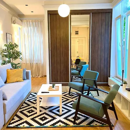 Break Chic And Luxury Belgrade