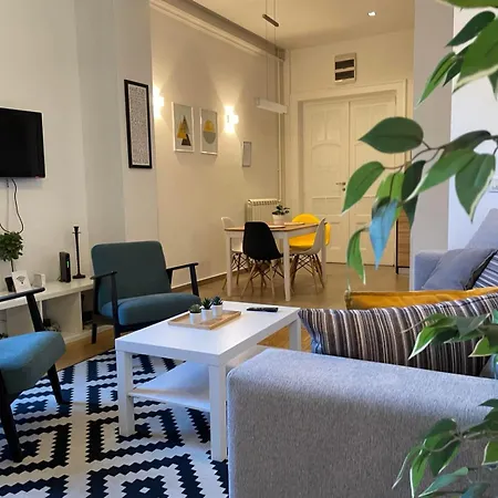 Break Chic And Luxury