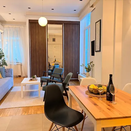 Break Chic And Luxury *