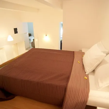 Break Chic And Luxury