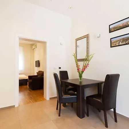 Apartment Break Chic And Luxury