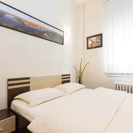 Break Chic And Luxury Apartment